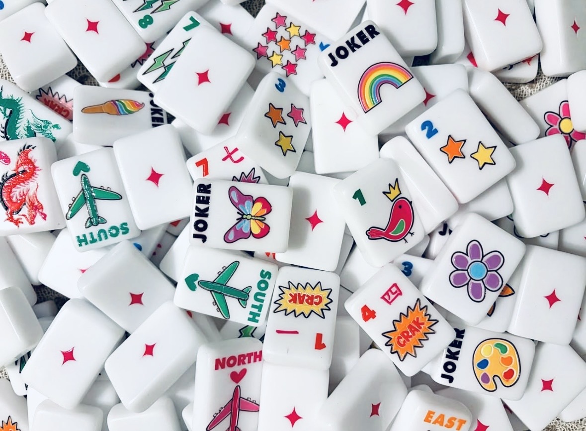 Retro Holiday American mahjong tile set